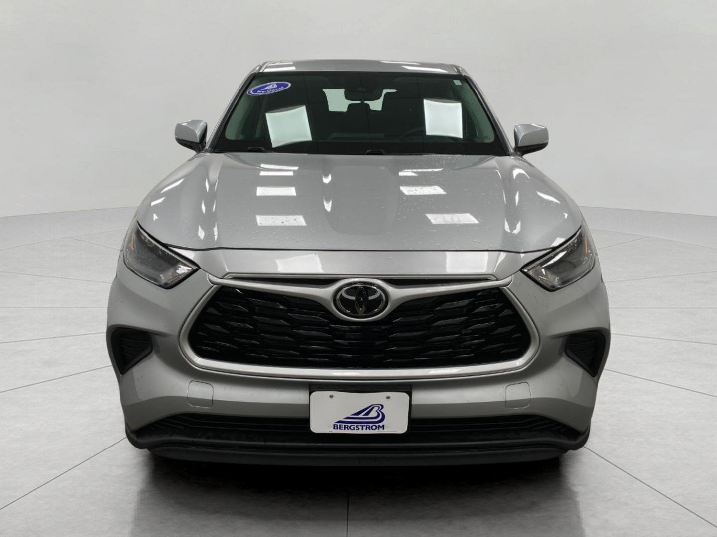 Used 2023 Toyota Highlander L image 10