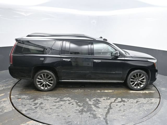 Used 2020 Cadillac Escalade ESV Platinum w/ Escalade Sport Edition AWD/4WD image 47