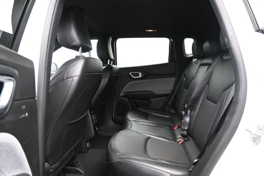 Used 2024 Jeep Compass Latitude AWD/4WD image 23