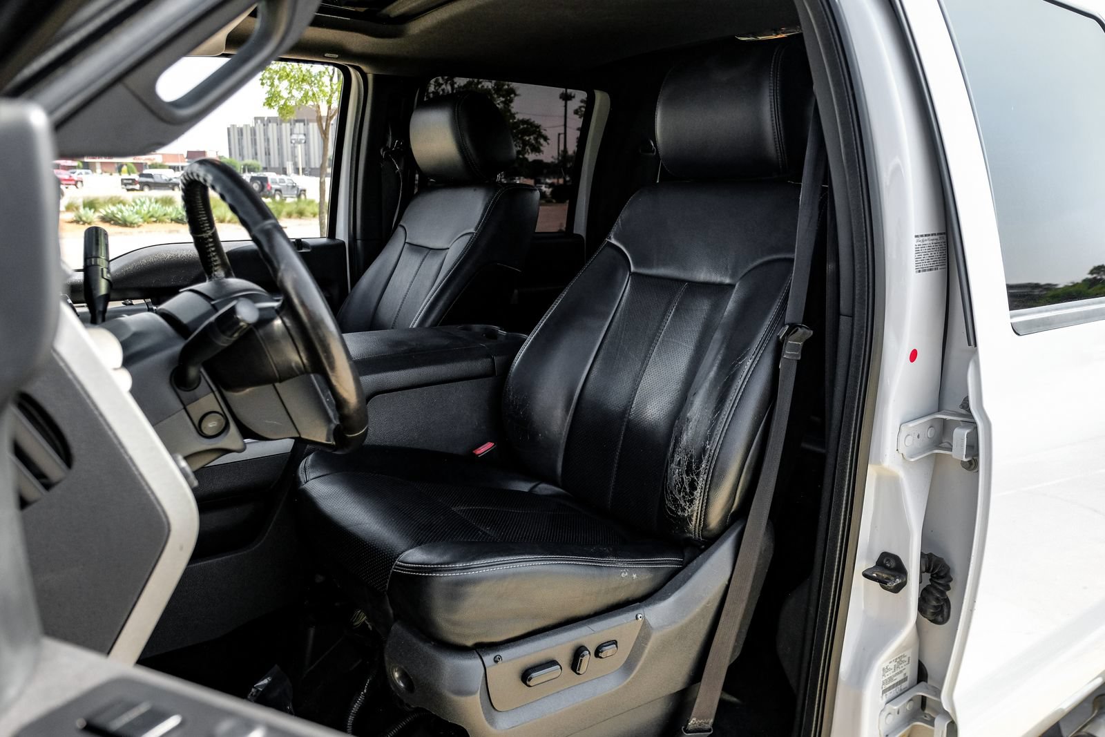 Used 2016 Ford F350 Lariat w/ Lariat Ultimate Package AWD/4WD image 33