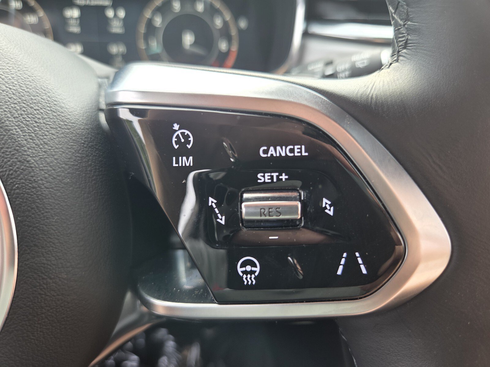 Used 2024 Jaguar F-PACE R-Dynamic S AWD/4WD image 26