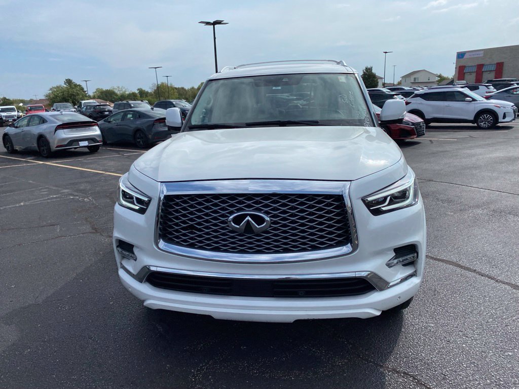 Used 2019 INFINITI QX80 Luxe w/ Proassist Package AWD/4WD image 3