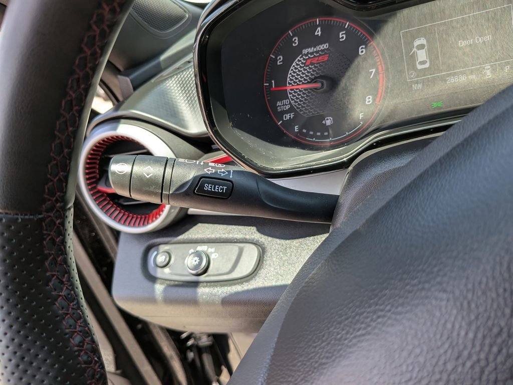 Used 2024 Chevrolet Trax RS FWD image 31