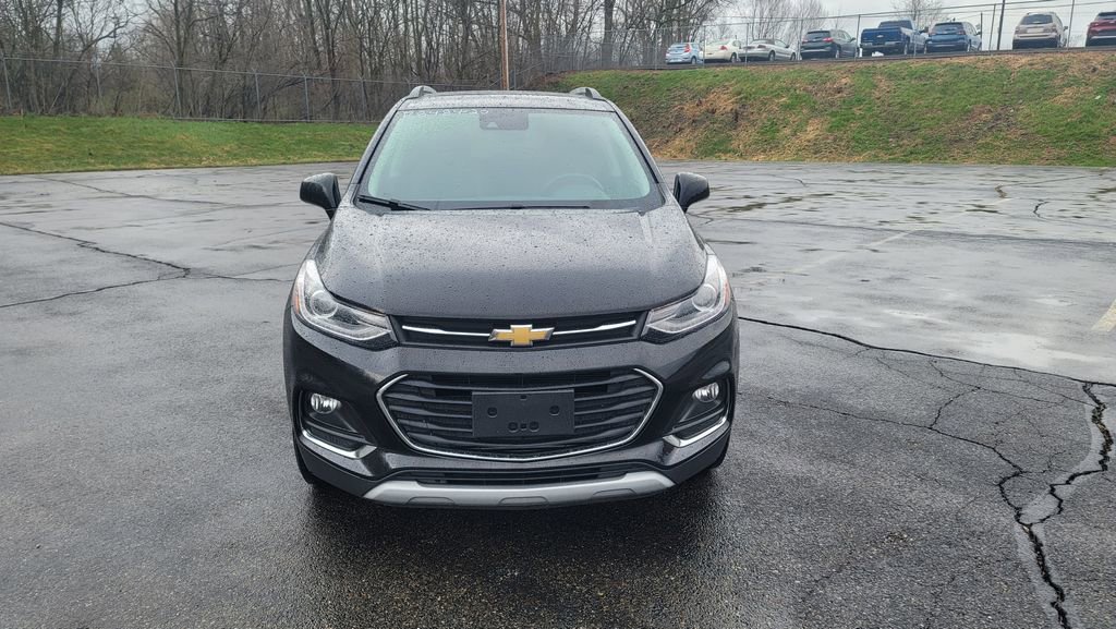 Used 2020 Chevrolet Trax Premier w/ LPO, Cargo Package image 4