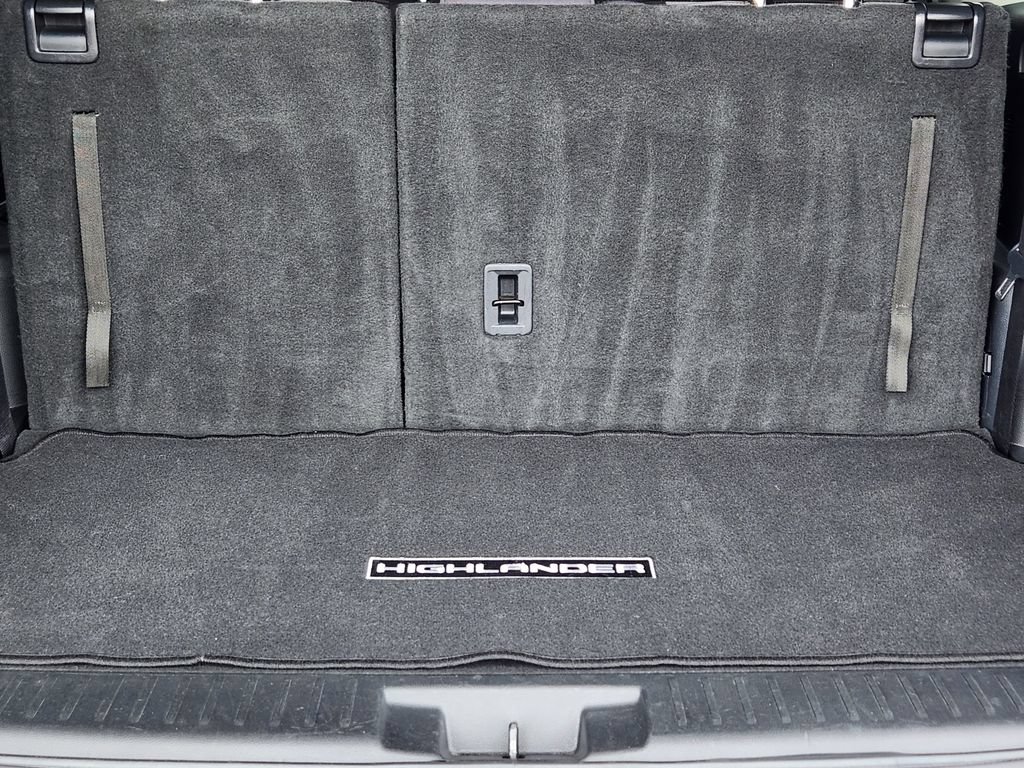 Used 2025 Toyota Highlander LE AWD/4WD image 21