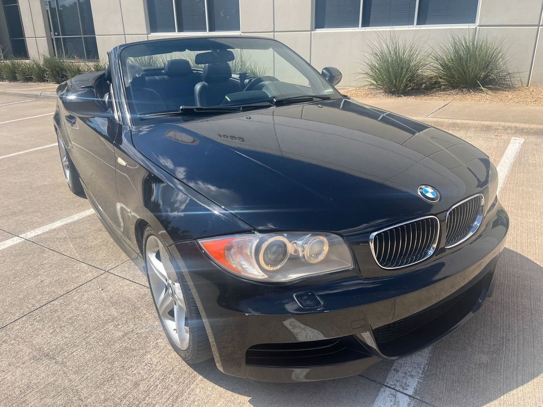 Used 2010 BMW 135i Convertible w/ Premium Pkg image 3