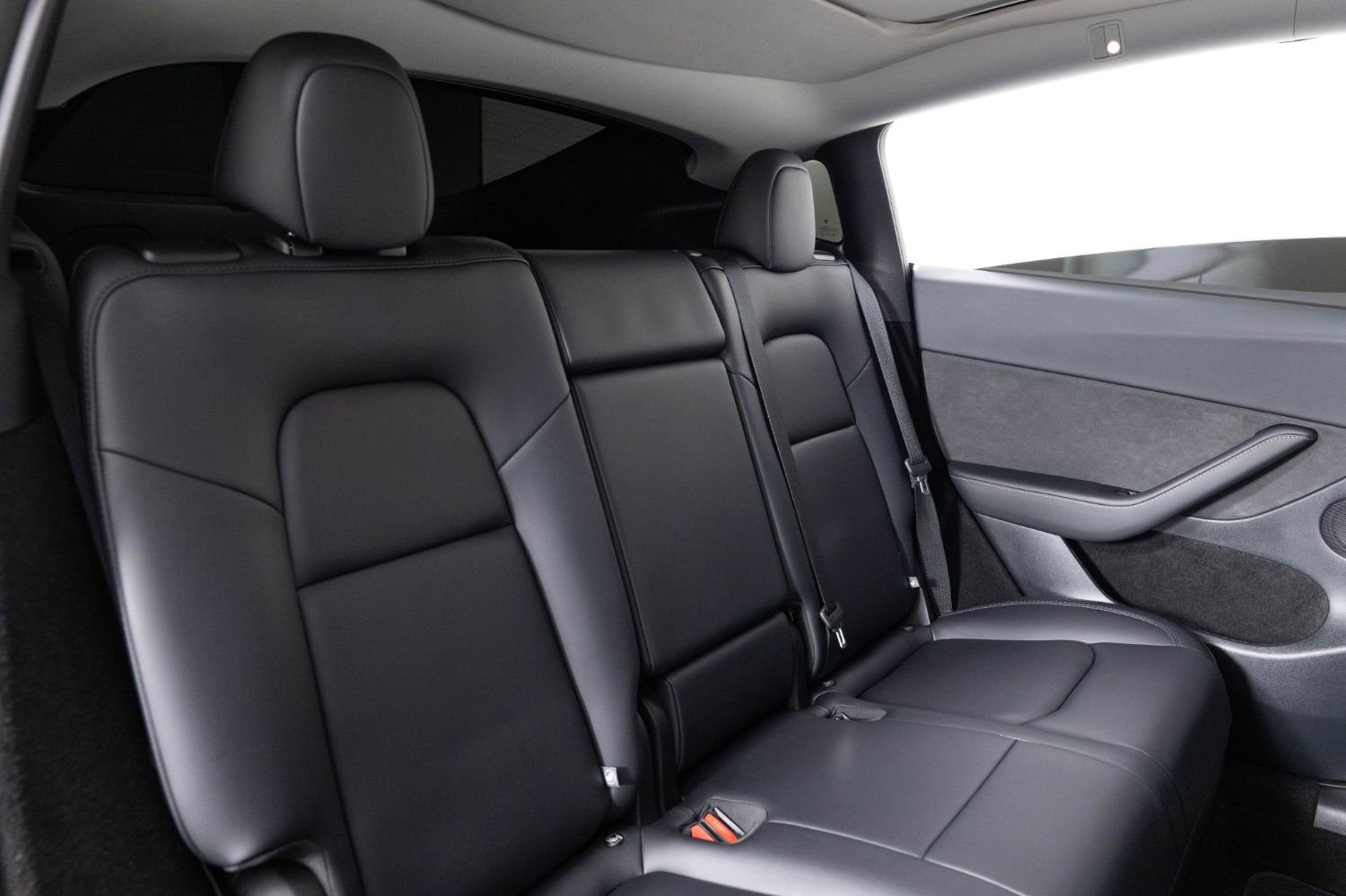 Used 2025 Tesla Model Y Long Range image 24