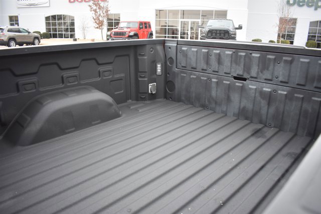 Used 2023 GMC Sierra 1500 SLT image 13