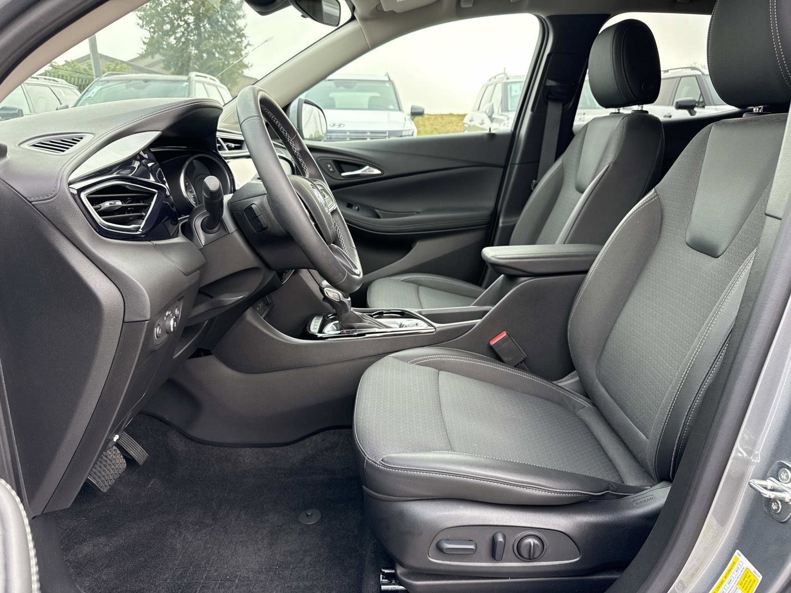 Used 2023 Buick Encore GX Select w/ Safety Package II AWD/4WD image 23