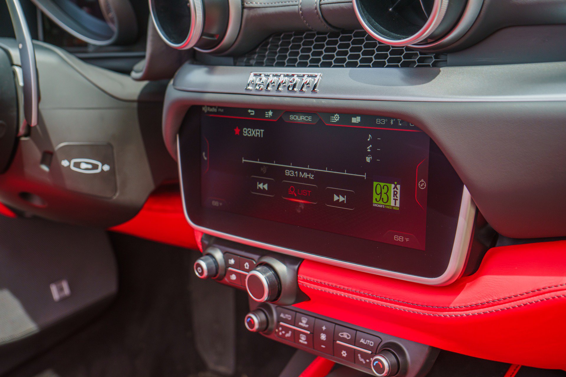 Used 2019 Ferrari Portofino RWD image 49