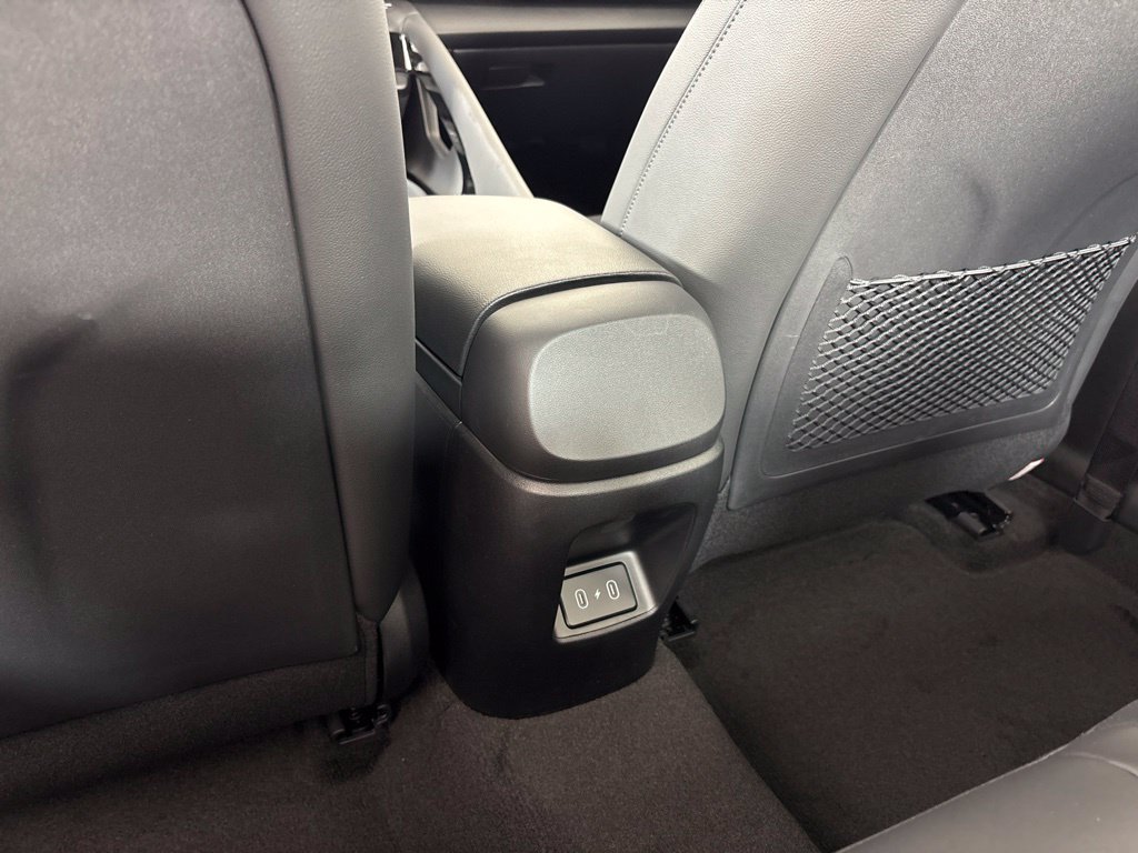 New 2026 Hyundai Elantra Limited FWD image 25