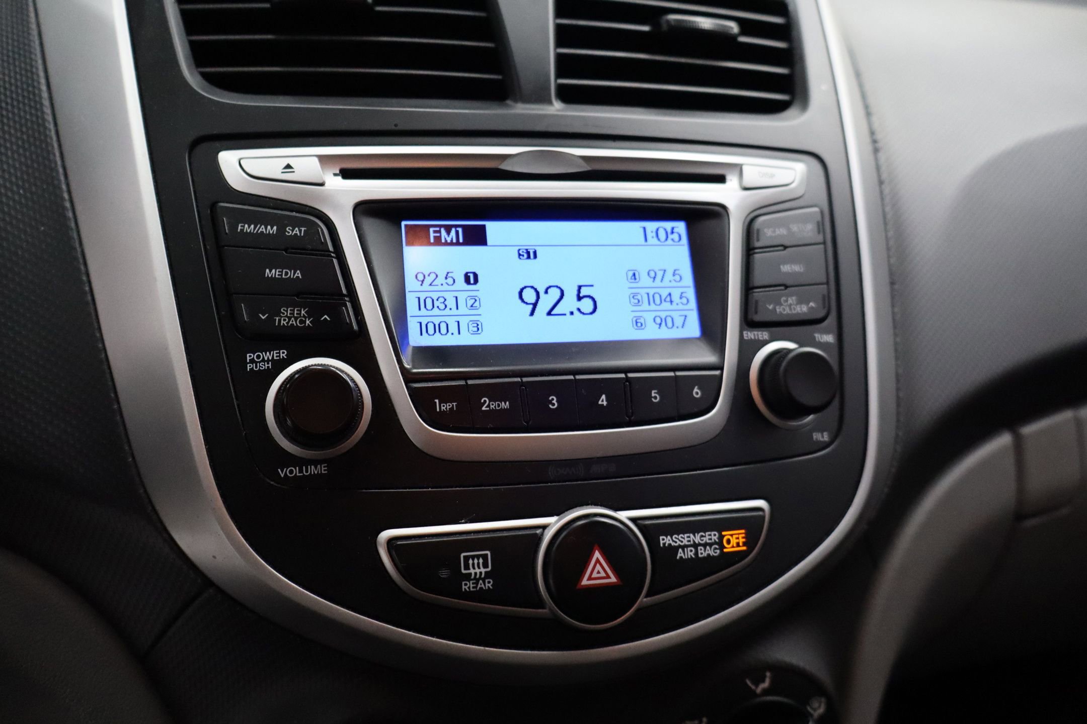 Used 2014 Hyundai Accent GLS FWD image 21