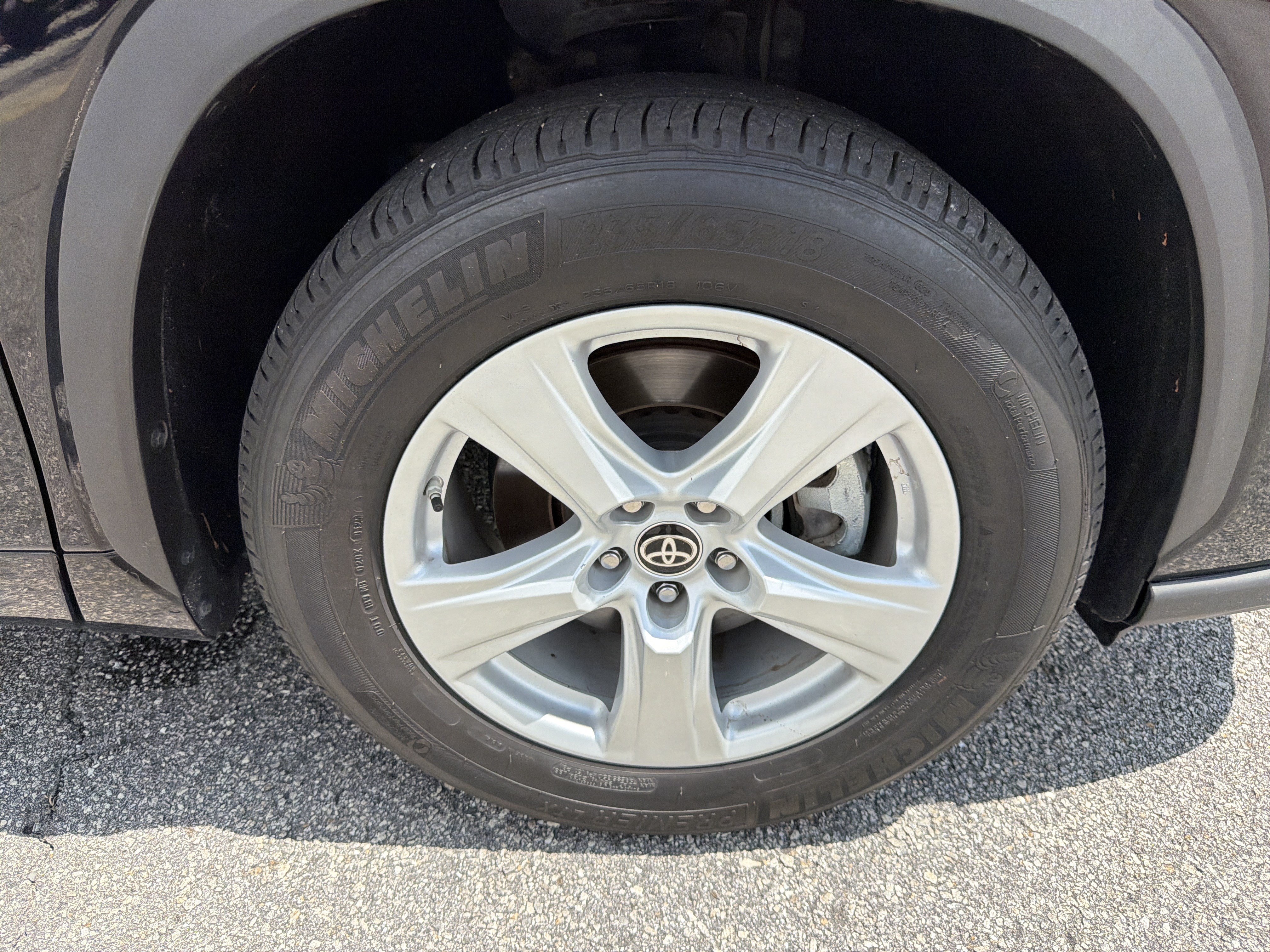 Certified 2025 Toyota Highlander LE FWD image 22
