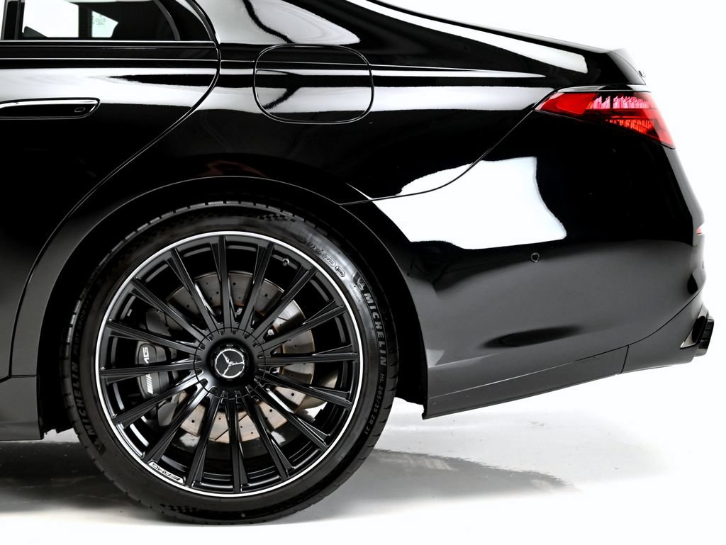 Used 2025 Mercedes-Benz S 63 AMG S w/ AMG Night Package image 32