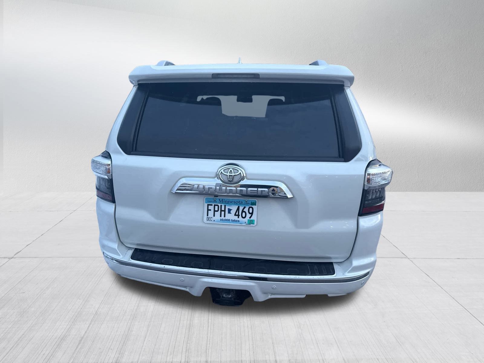 Used 2016 Toyota 4Runner Limited image 4