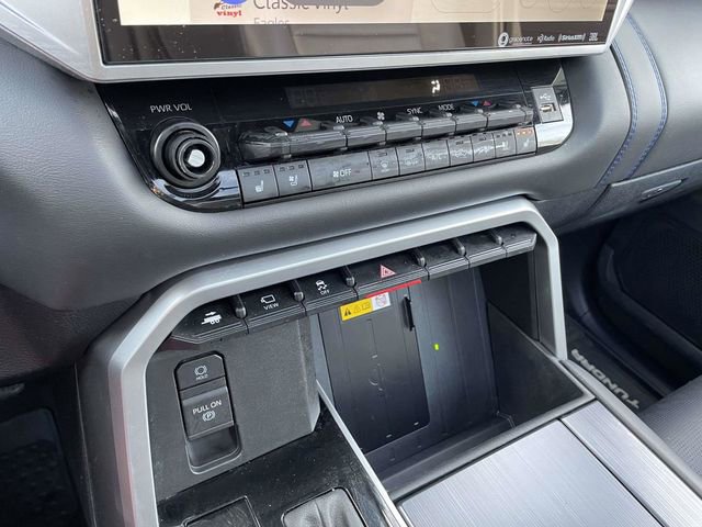 Used 2024 Toyota Tundra Platinum image 30