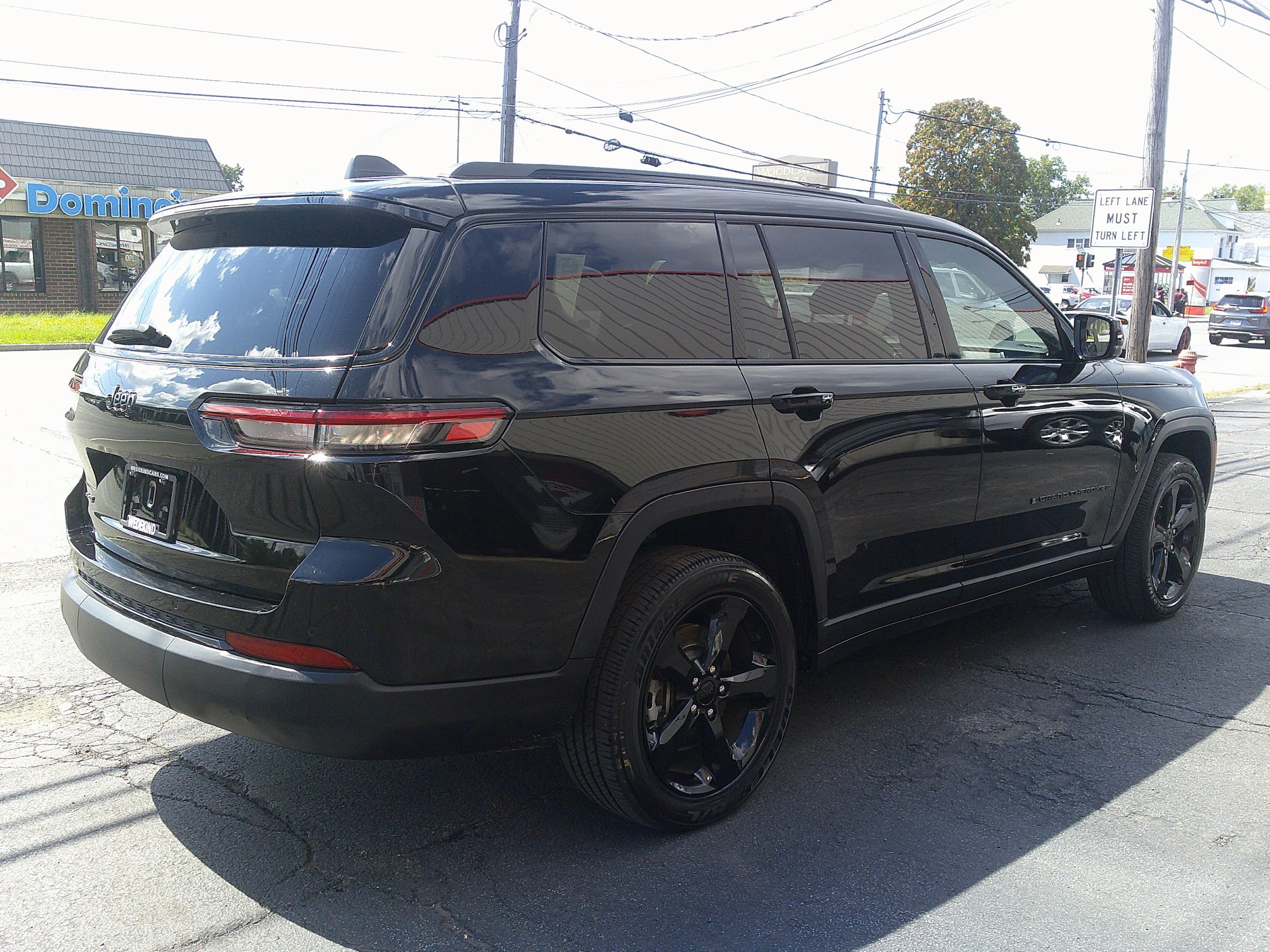Used 2023 Jeep Grand Cherokee L Laredo AWD/4WD image 5