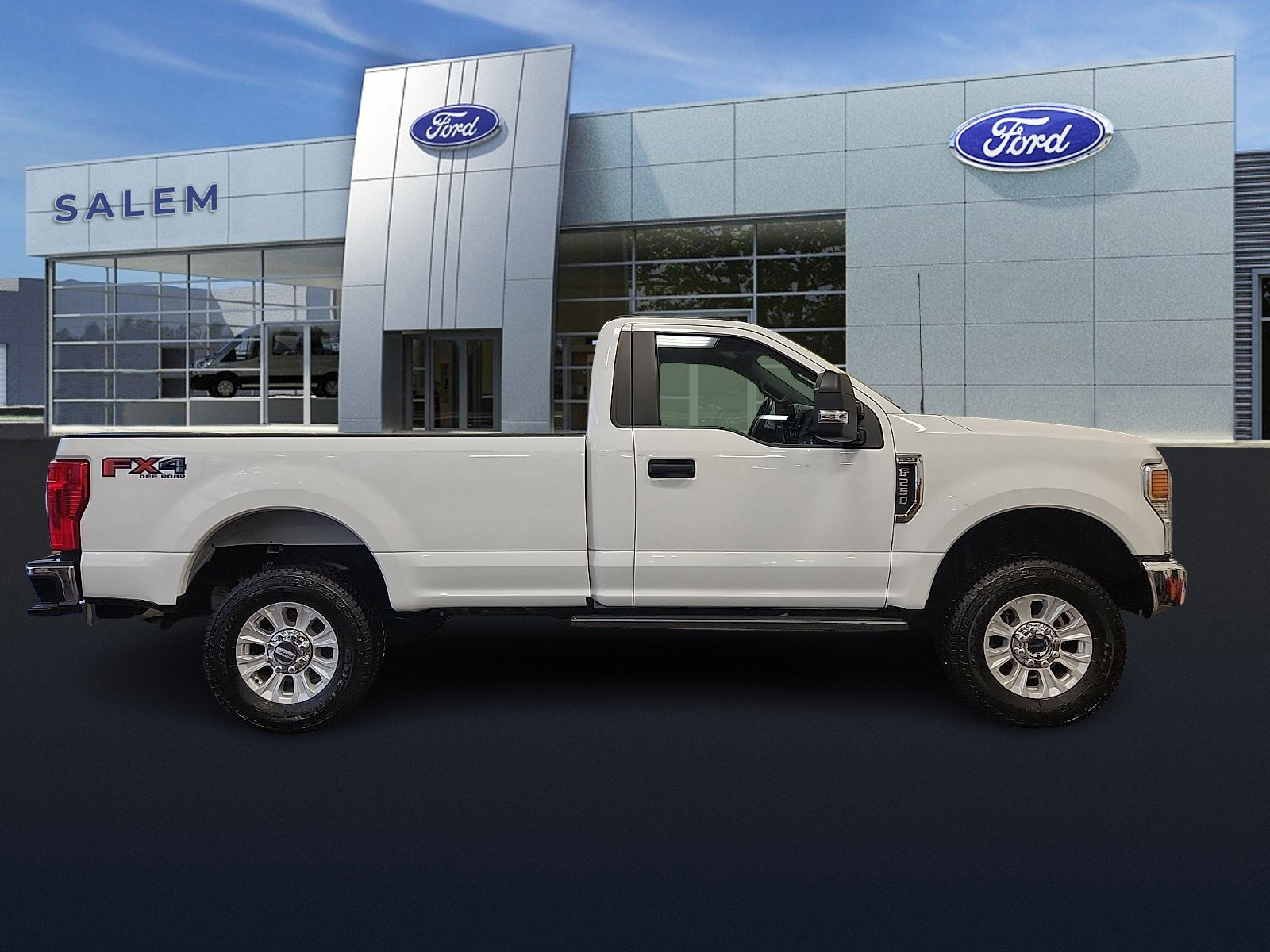 Used 2022 Ford F250 XL w/ STX Appearance Package image 3