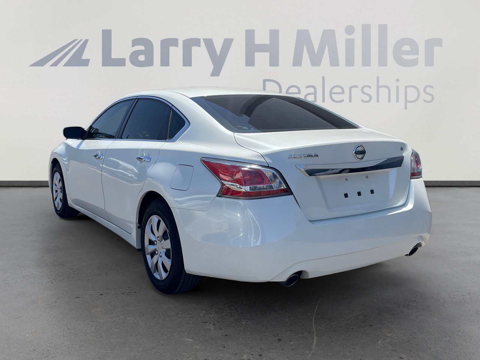 Used 2015 Nissan Altima 2.5 S w/ Power Driver Seat Package FWD image 3