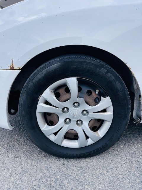 Used 2010 Hyundai Elantra GLS w/ Sunroof Pkg 3 image 10