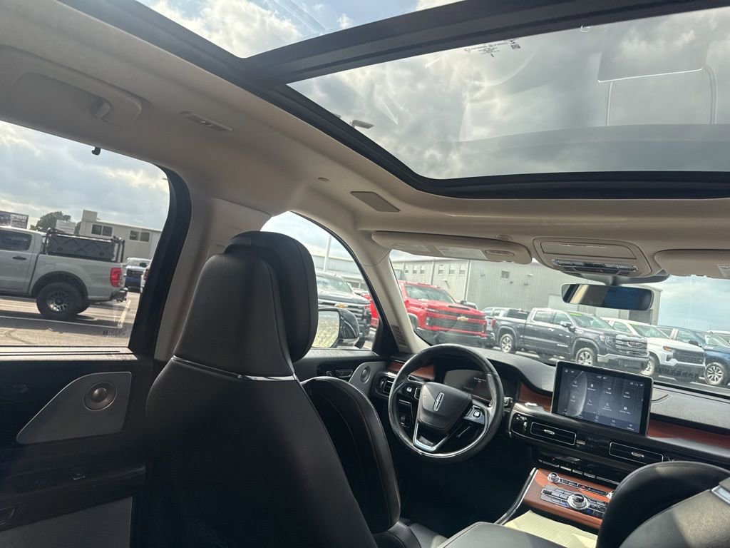 Used 2020 Lincoln Aviator Reserve w/ Equipment Group 201A image 19