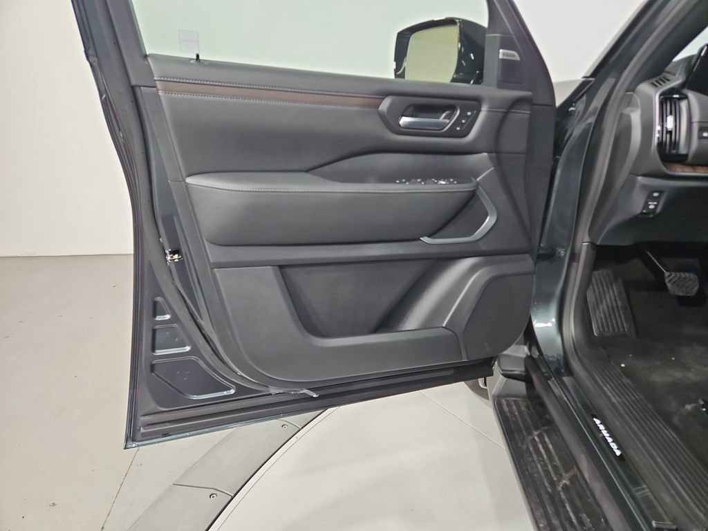 New 2026 Nissan Armada Platinum image 11