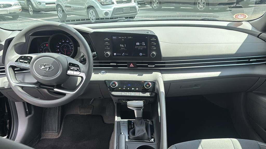 Used 2023 Hyundai Elantra SEL FWD image 12