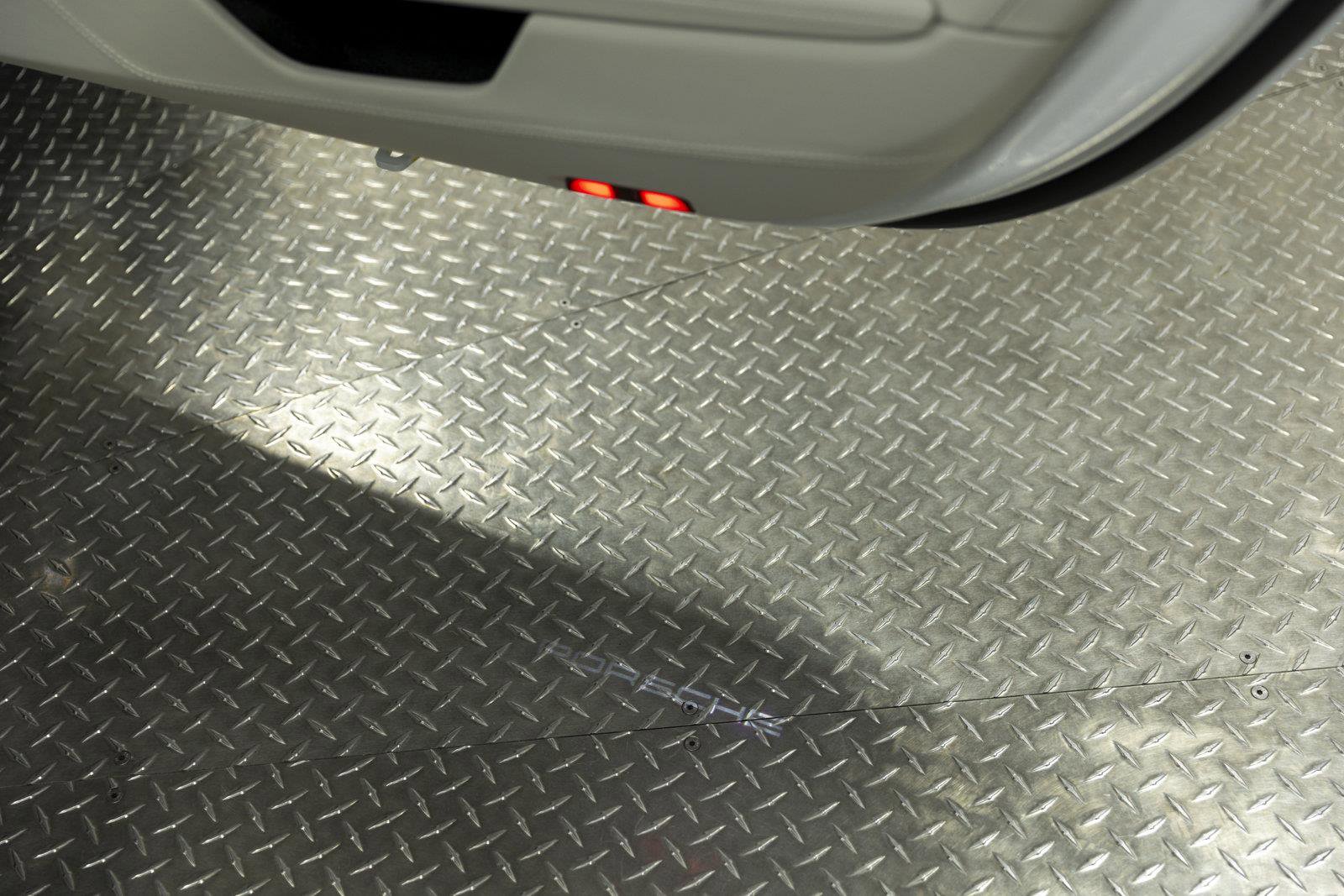 Used 2022 Porsche 911 Turbo S image 57