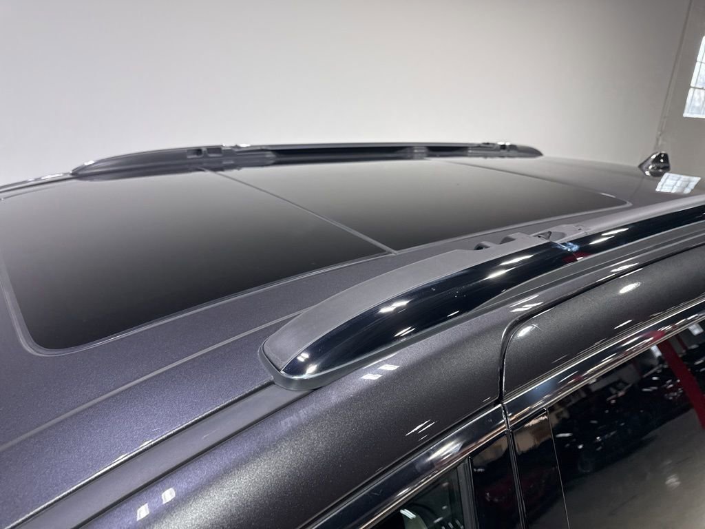 Used 2017 Chrysler Pacifica Limited w/ UConnect Theater Package image 10