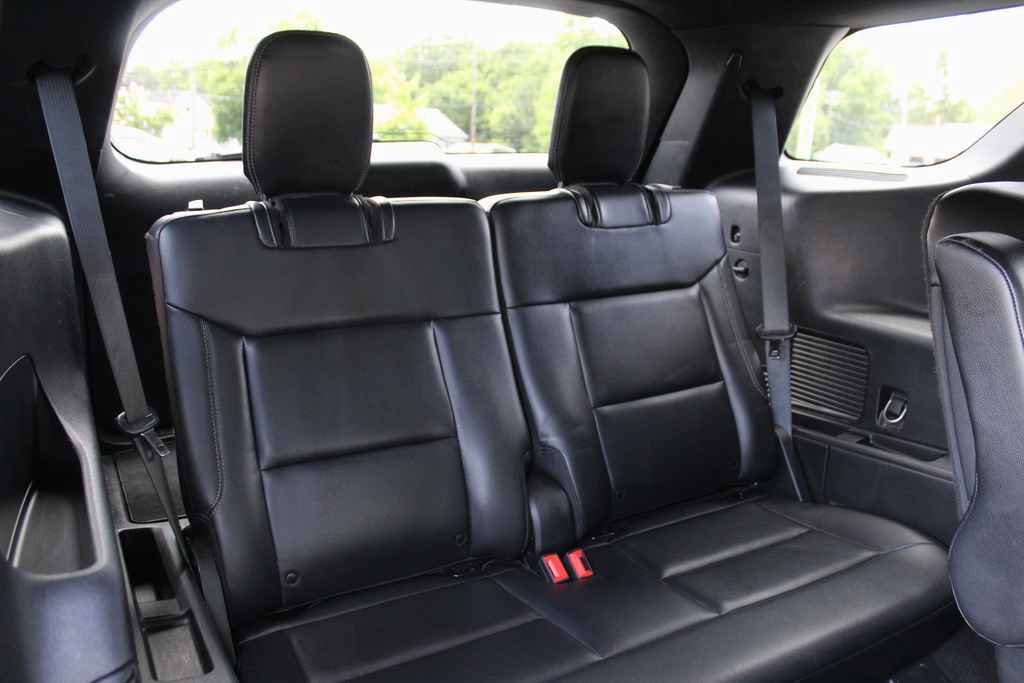Used 2020 Ford Explorer XLT w/ Equipment Group 202A AWD/4WD image 29