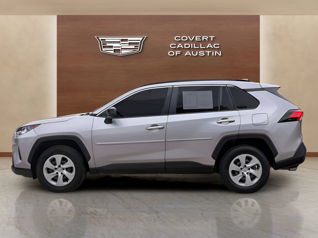 Used 2021 Toyota RAV4 LE FWD image 2