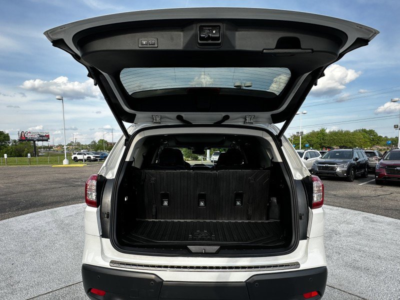 Certified 2025 Subaru Ascent Bronze Edition w/ Onyx Package image 9