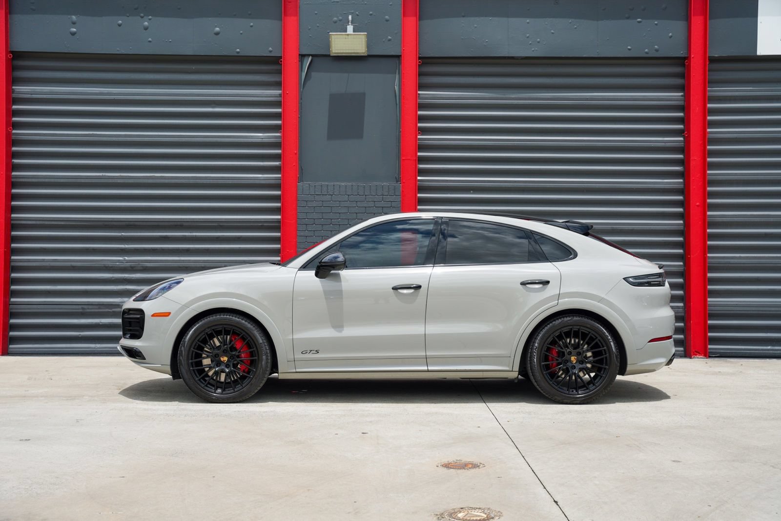 Used 2023 Porsche Cayenne GTS AWD/4WD image 9