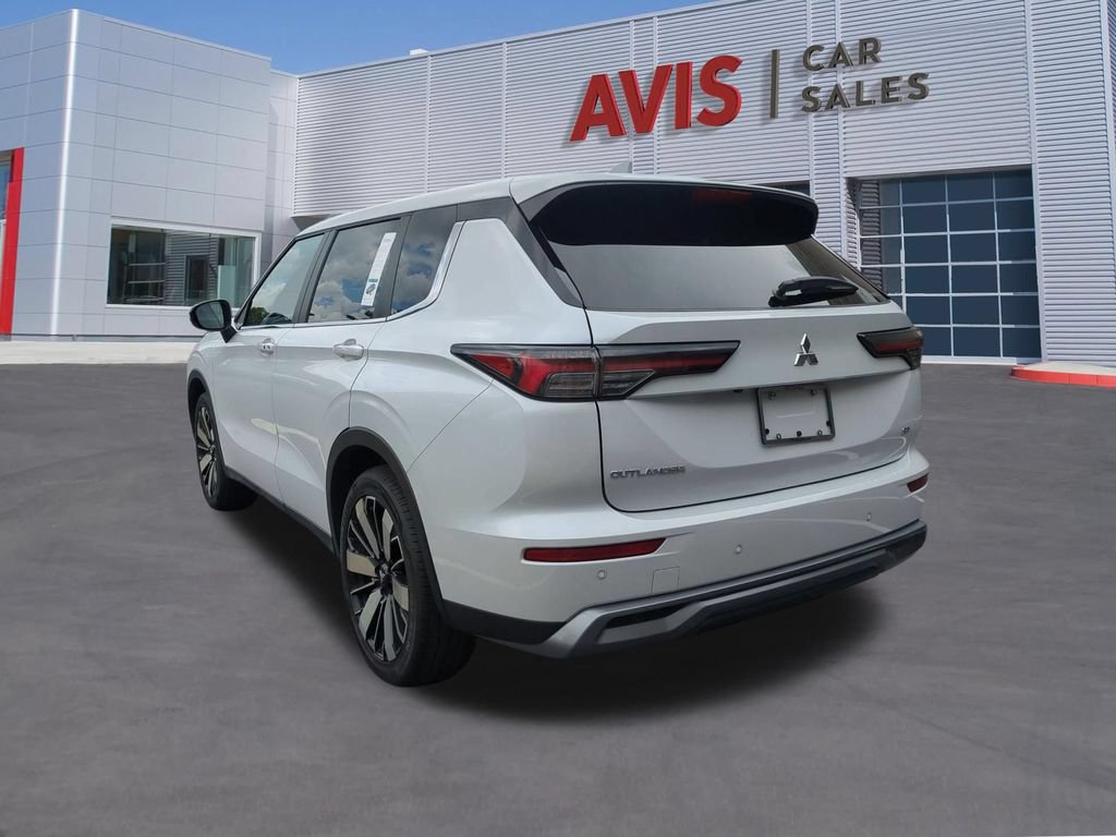 Used 2025 Mitsubishi Outlander SE AWD/4WD image 9