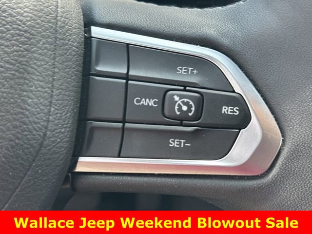 Used 2025 Jeep Compass Latitude w/ Sun & Sound Group image 24