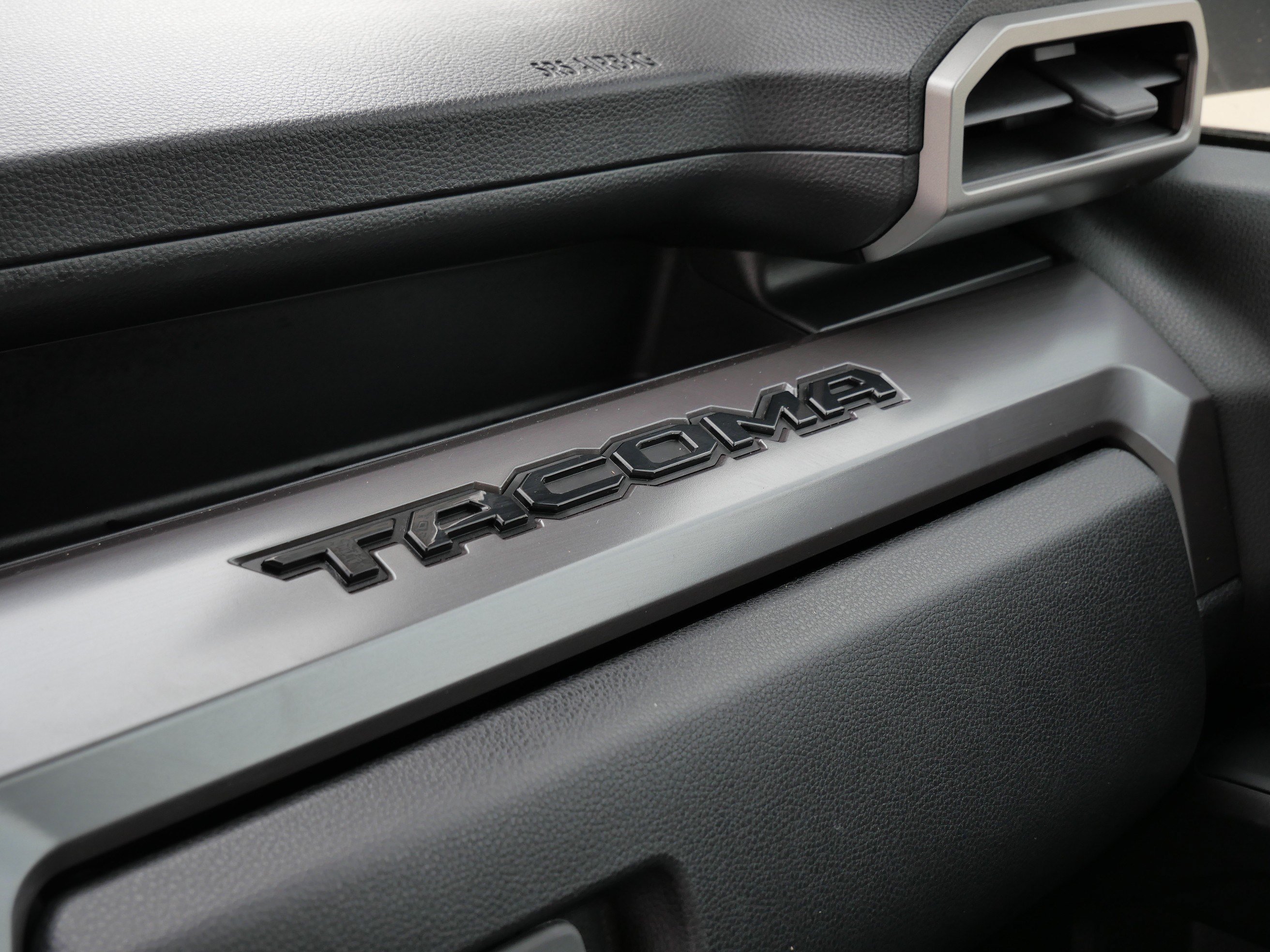 Certified 2024 Toyota Tacoma SR5 AWD/4WD image 33