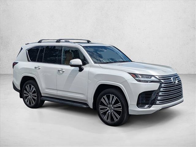 Used 2025 Lexus LX 600 4WD w/ Accessory Package (2T) image 3