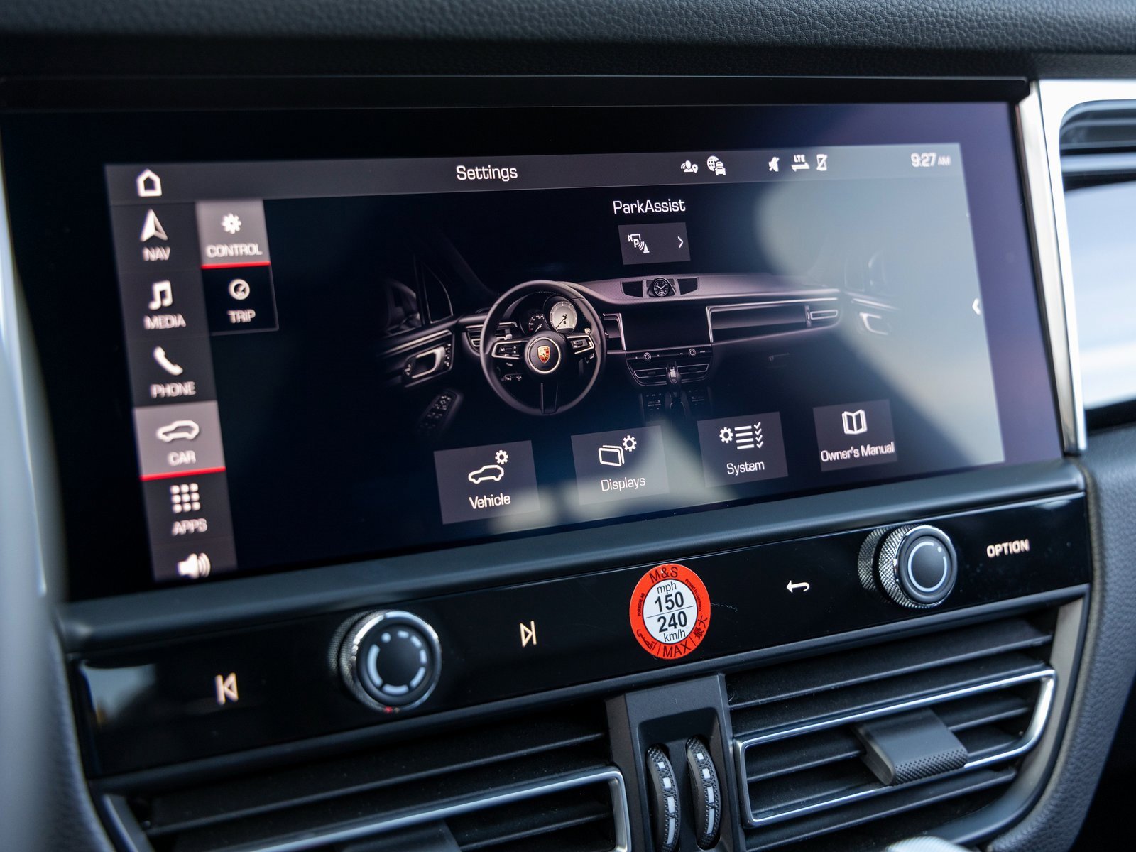 Certified 2025 Porsche Macan image 35