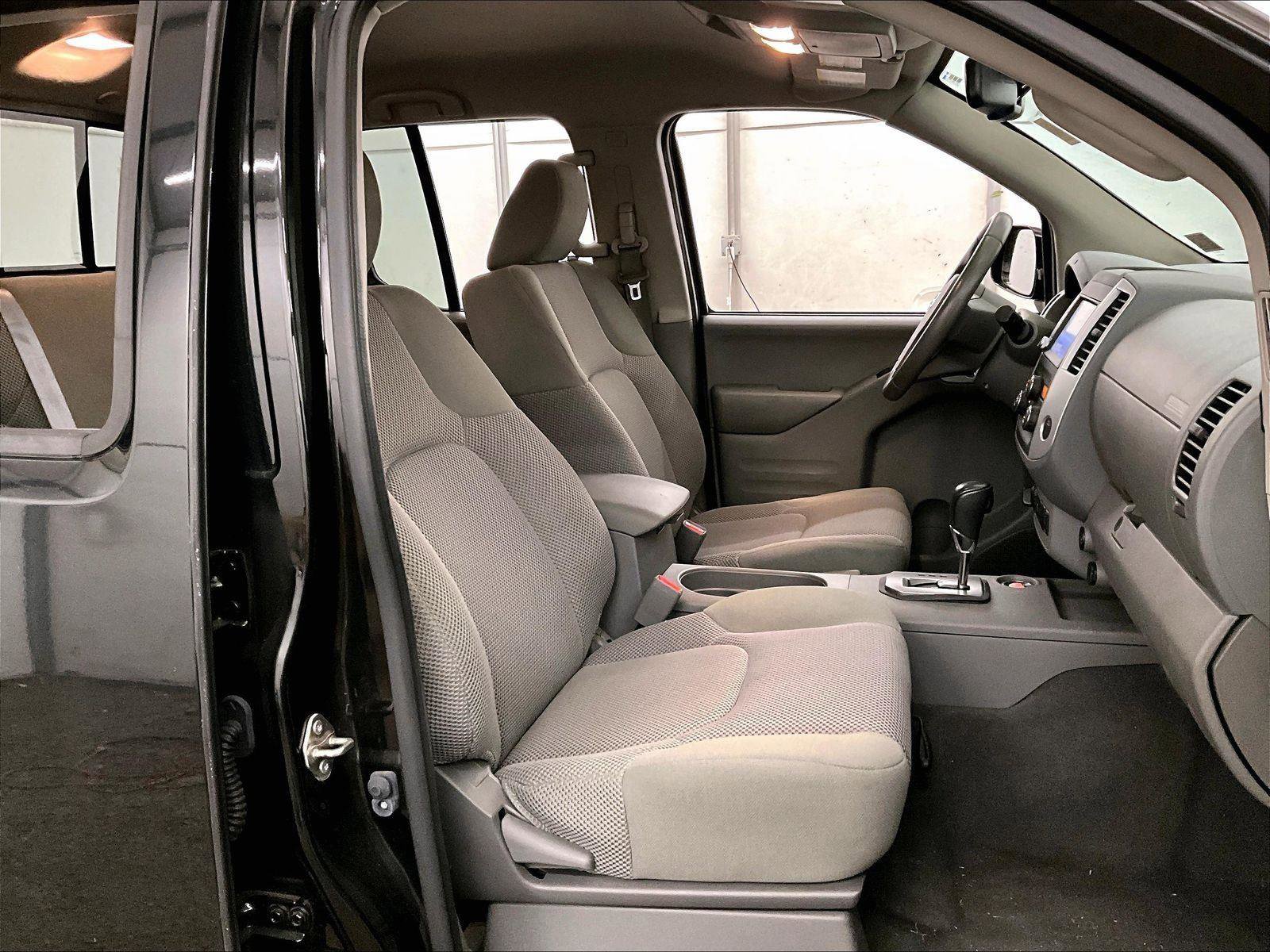 Used 2020 Nissan Frontier SV w/ Midnight Edition Floor Mats AWD/4WD image 7