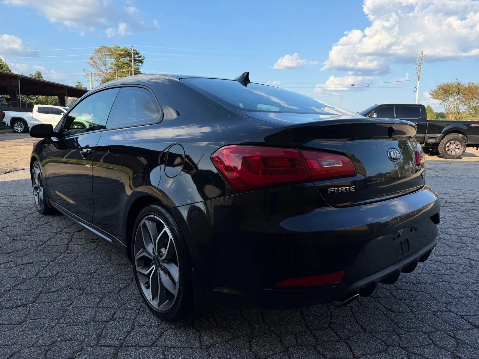 Used 2016 Kia Forte Koup SX w/ SX Premium Package FWD image 6