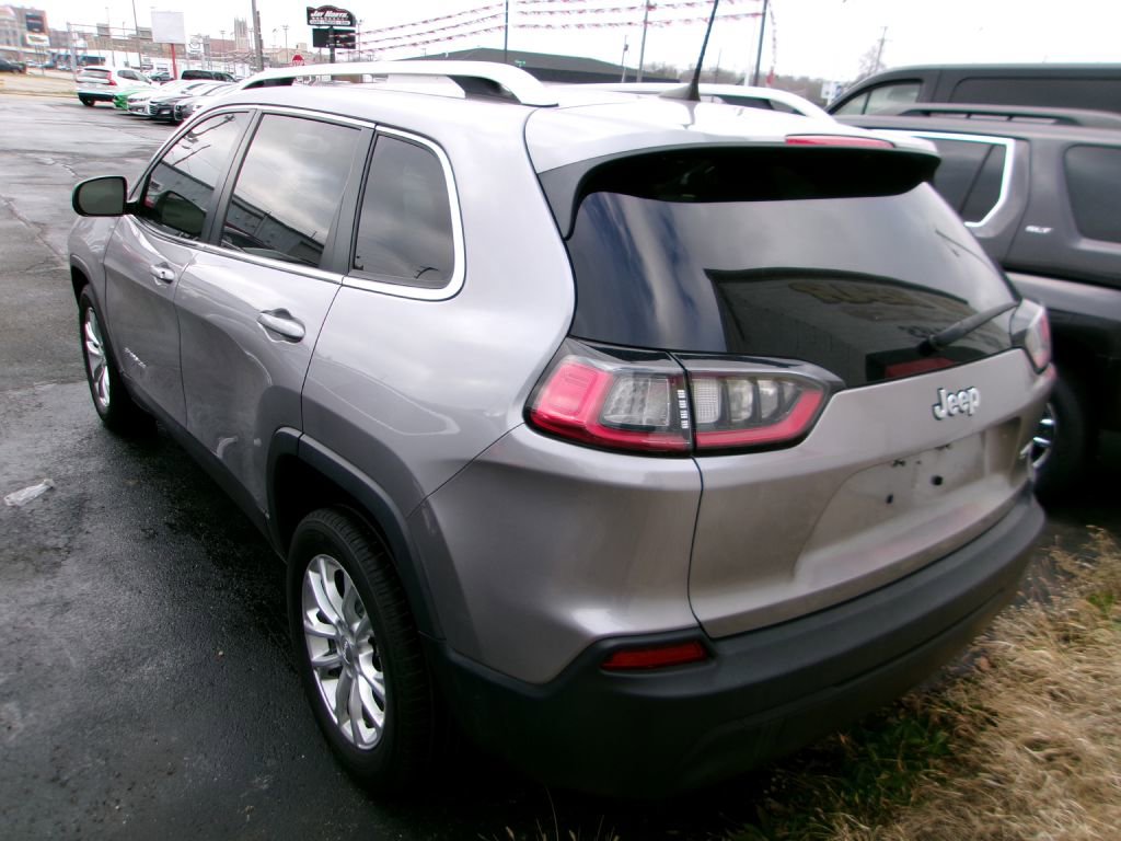 Used 2019 Jeep Cherokee Latitude w/ Cold Weather Group image 4