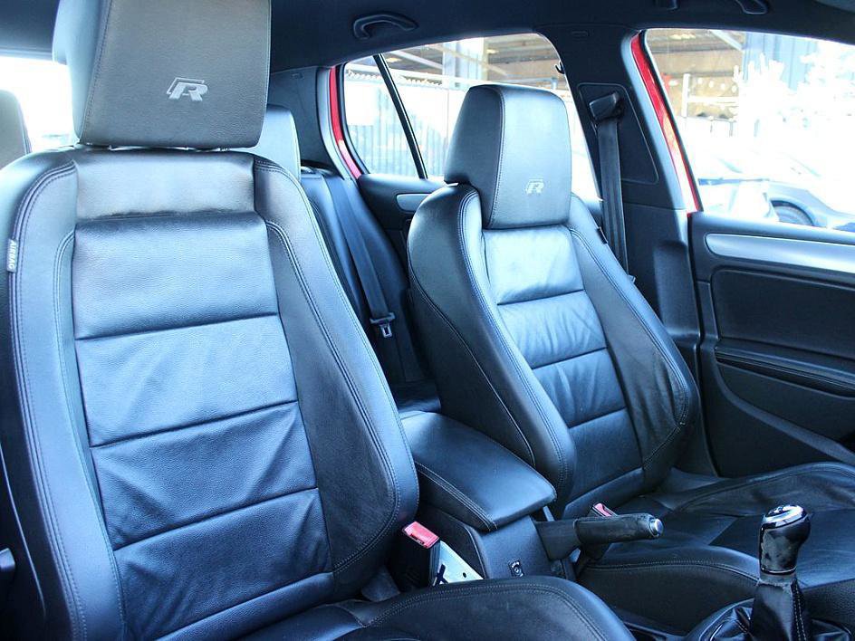 Used 2013 Volkswagen Golf R 4-Door image 22