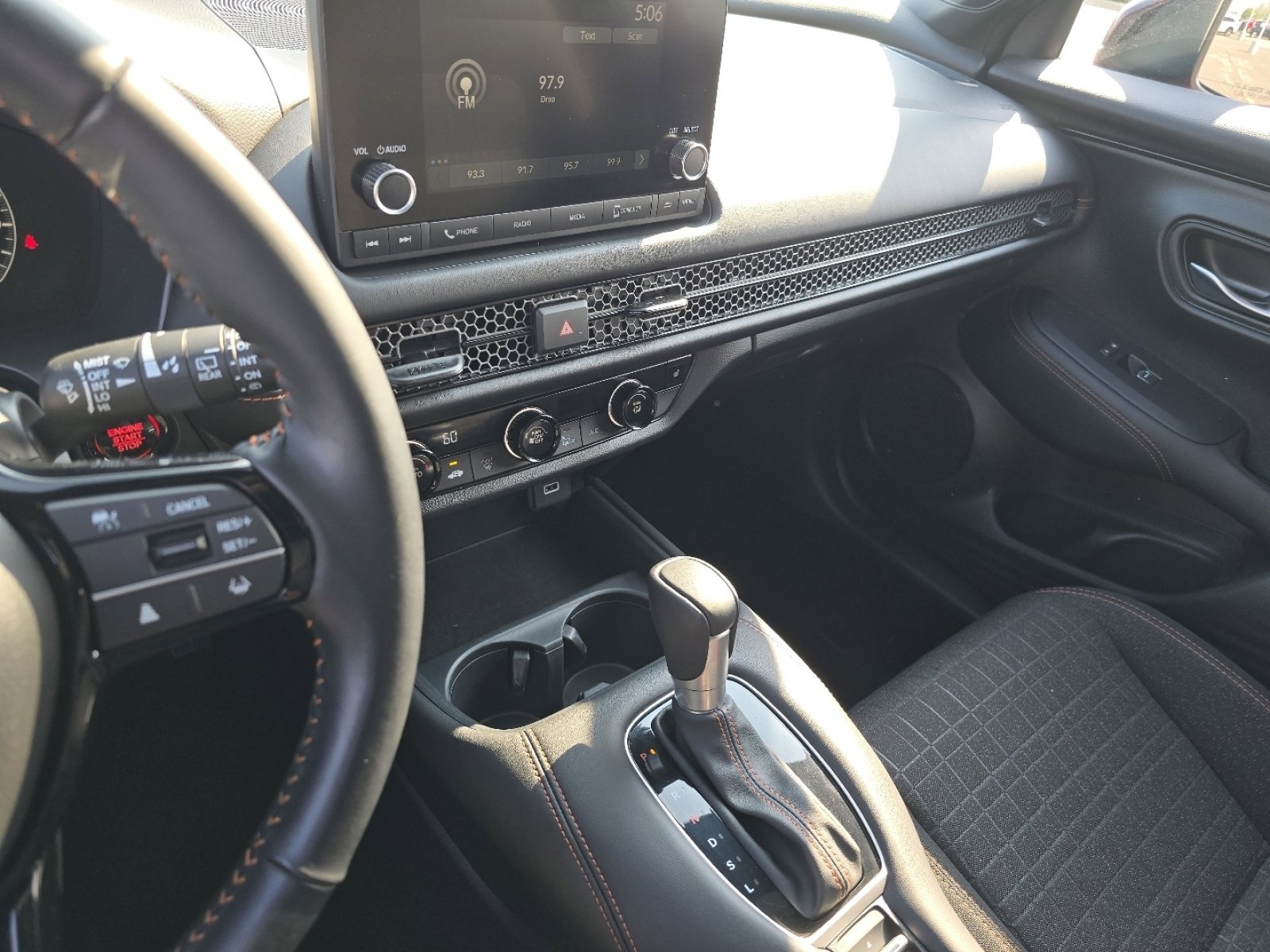 Used 2025 Honda HR-V Sport image 27