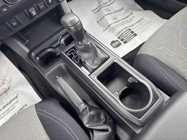 Used 2021 Toyota Tacoma TRD Sport AWD/4WD image 32