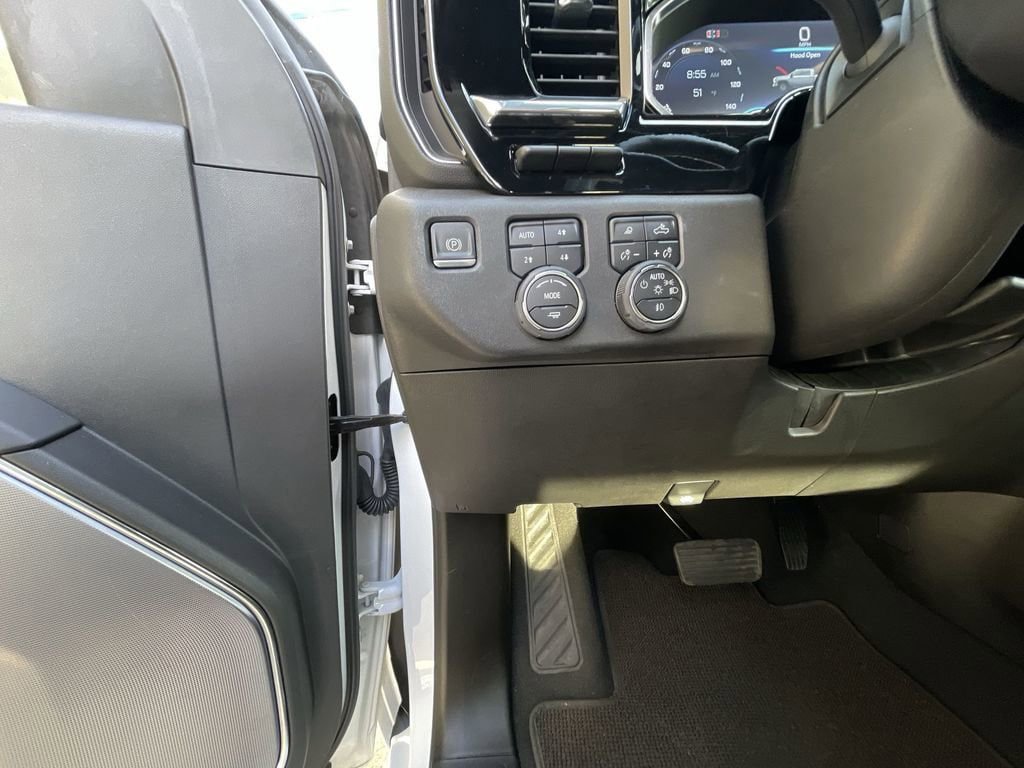 Certified 2024 Chevrolet Silverado 3500 High Country w/ High Country Premium Package image 17