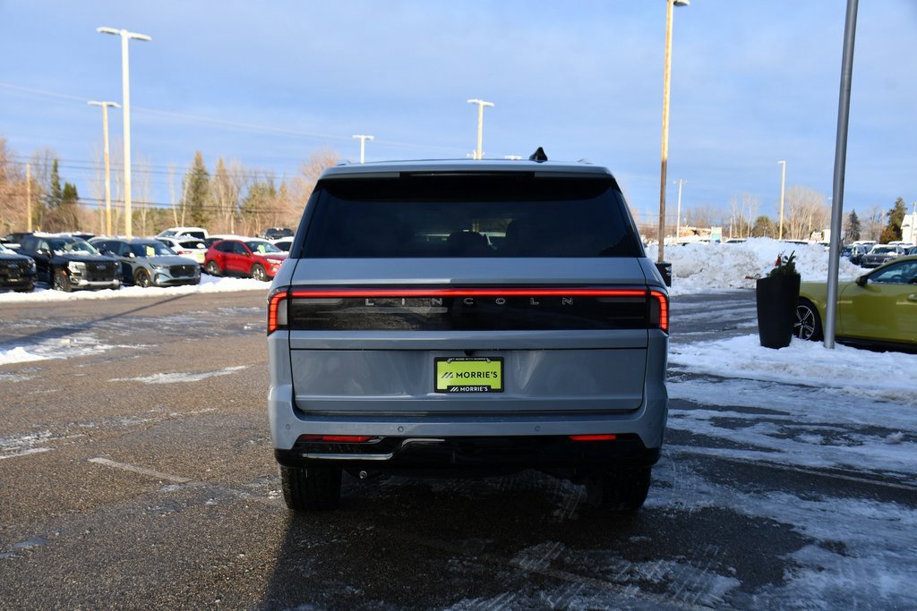 New 2025 Lincoln Navigator Reserve image 5