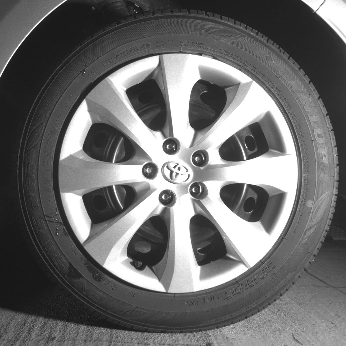 Used 2025 Toyota Corolla LE FWD image 14