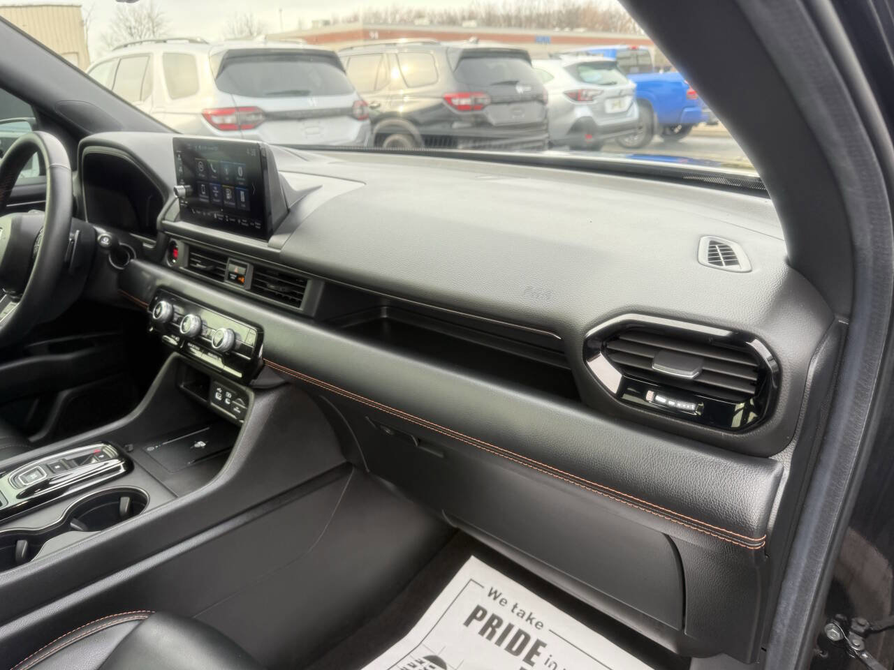 Used 2025 Honda Pilot TrailSport image 32