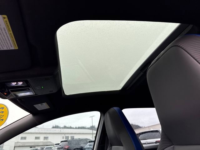 Used 2022 Volkswagen Golf R 2.0T image 32