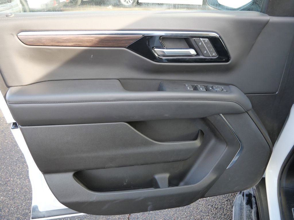 Used 2025 Chevrolet Tahoe LT image 29